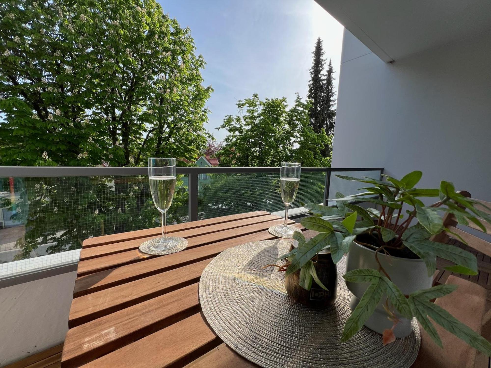 W&D Living - Fewo Kleines Italien Mit Parkplatz Und Balkon Τσέλε Εξωτερικό φωτογραφία
