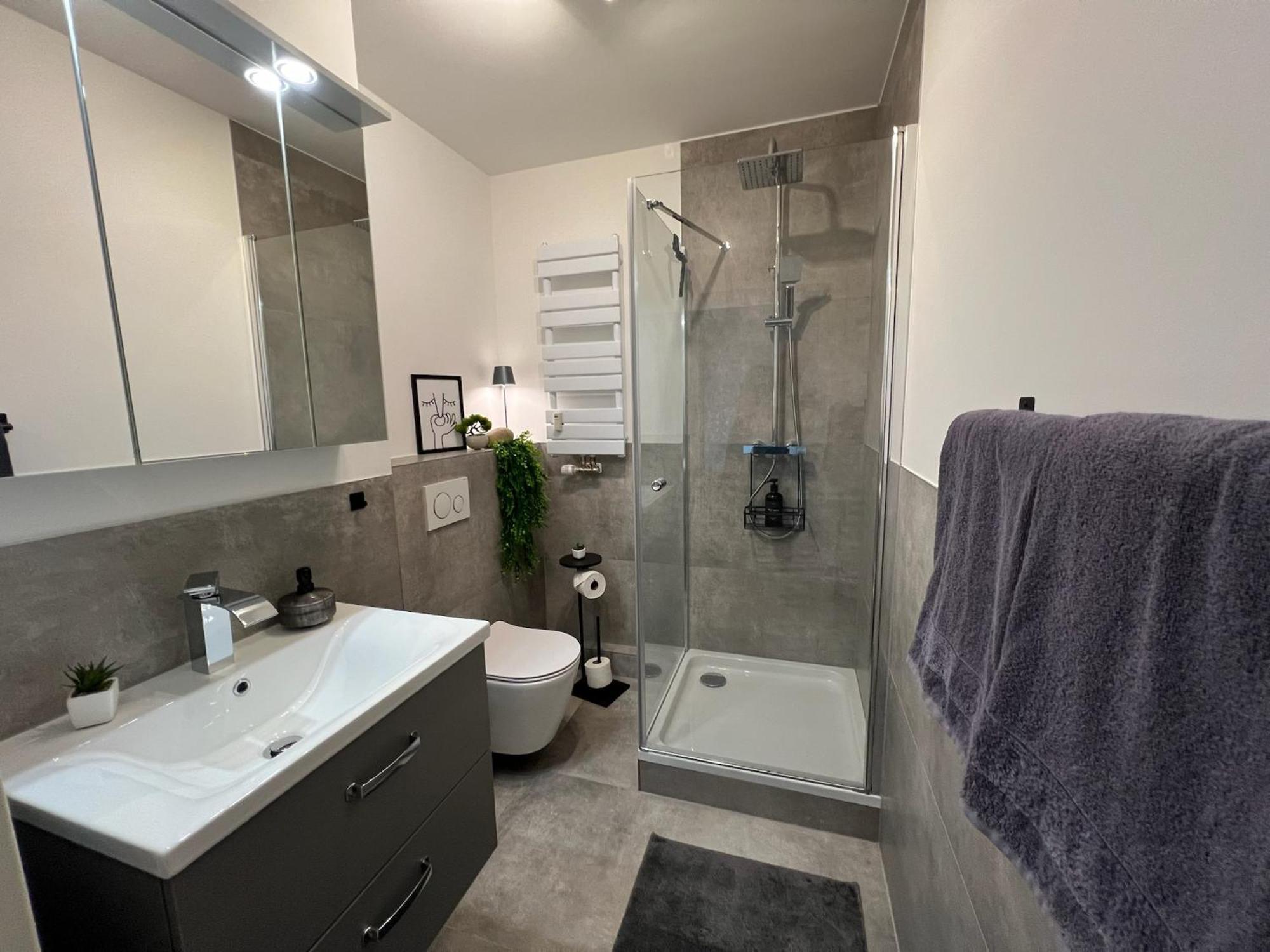 W&D Living - Fewo Kleines Italien Mit Parkplatz Und Balkon Τσέλε Εξωτερικό φωτογραφία