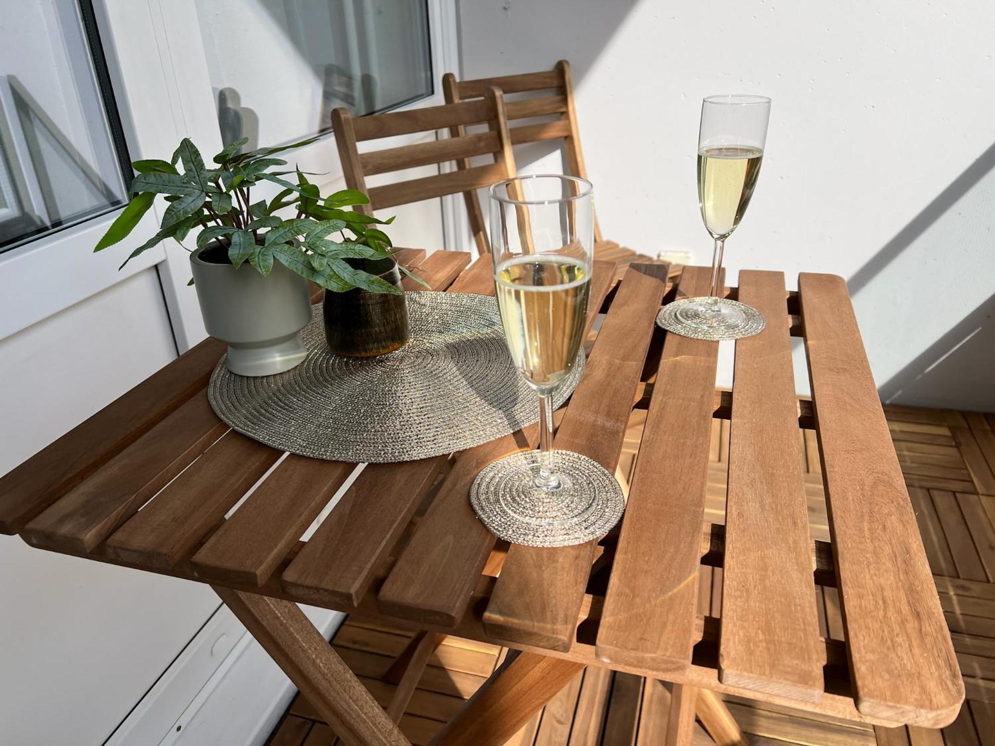 W&D Living - Fewo Kleines Italien Mit Parkplatz Und Balkon Τσέλε Εξωτερικό φωτογραφία
