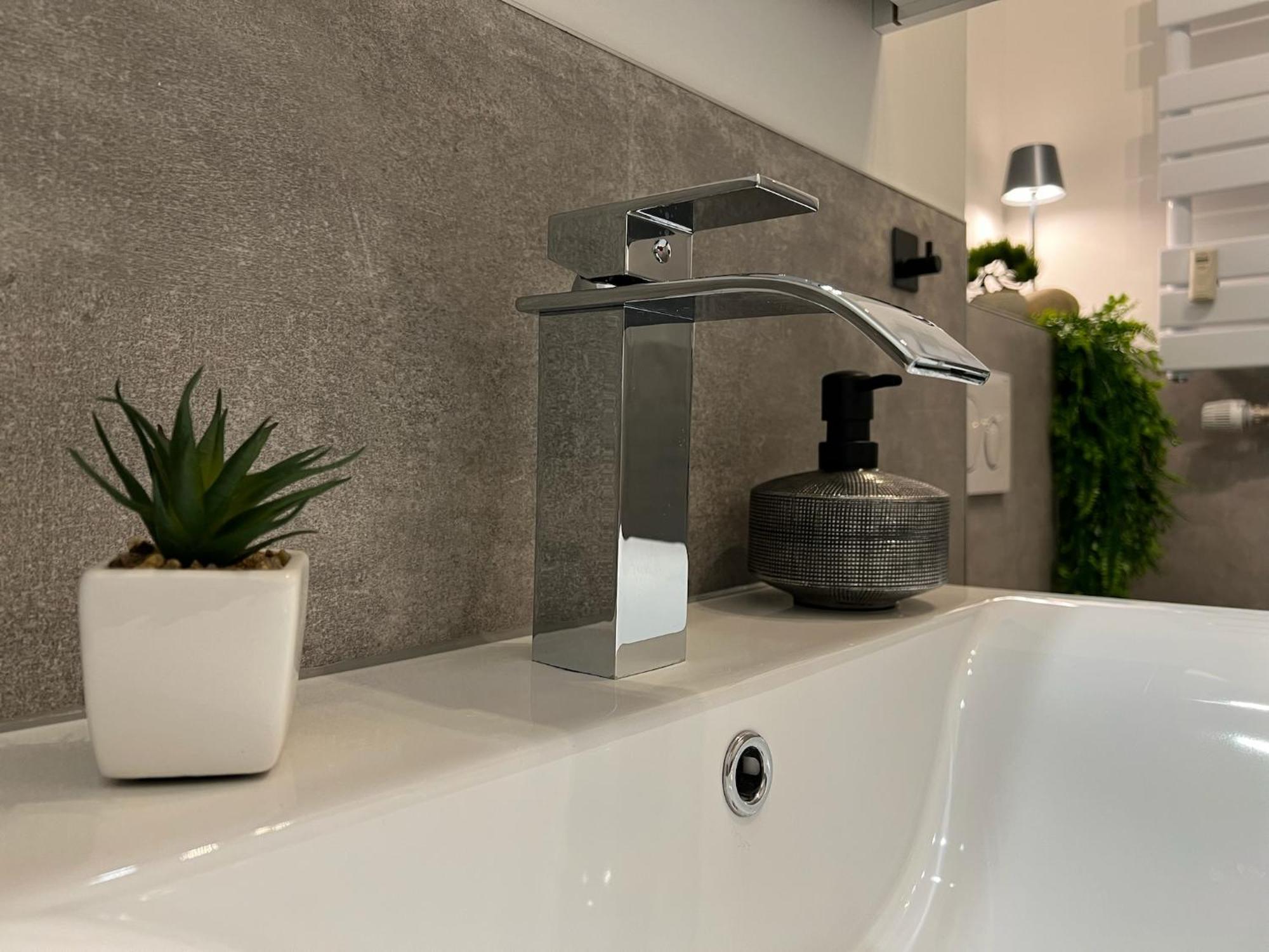 W&D Living - Fewo Kleines Italien Mit Parkplatz Und Balkon Τσέλε Εξωτερικό φωτογραφία